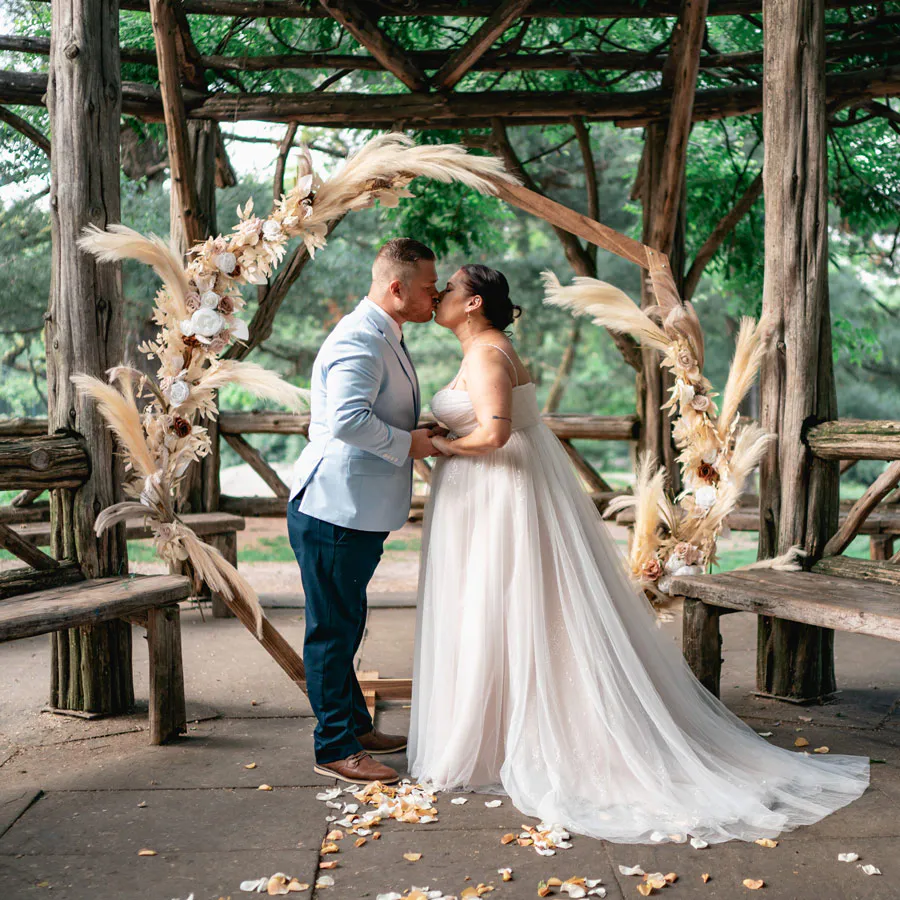Cop Cot wedding ceremony in Central Park, New York