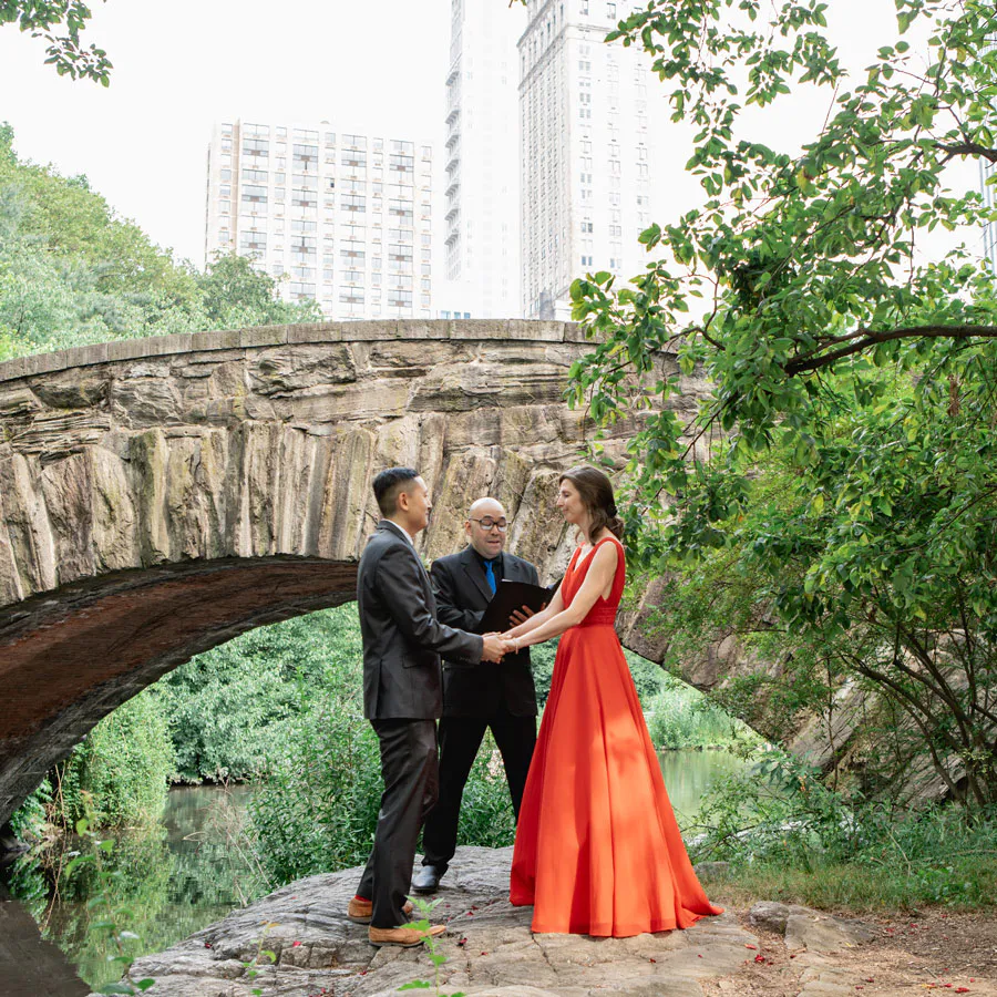 Gapstow Bridge wedding ceremony in Central Park, New York